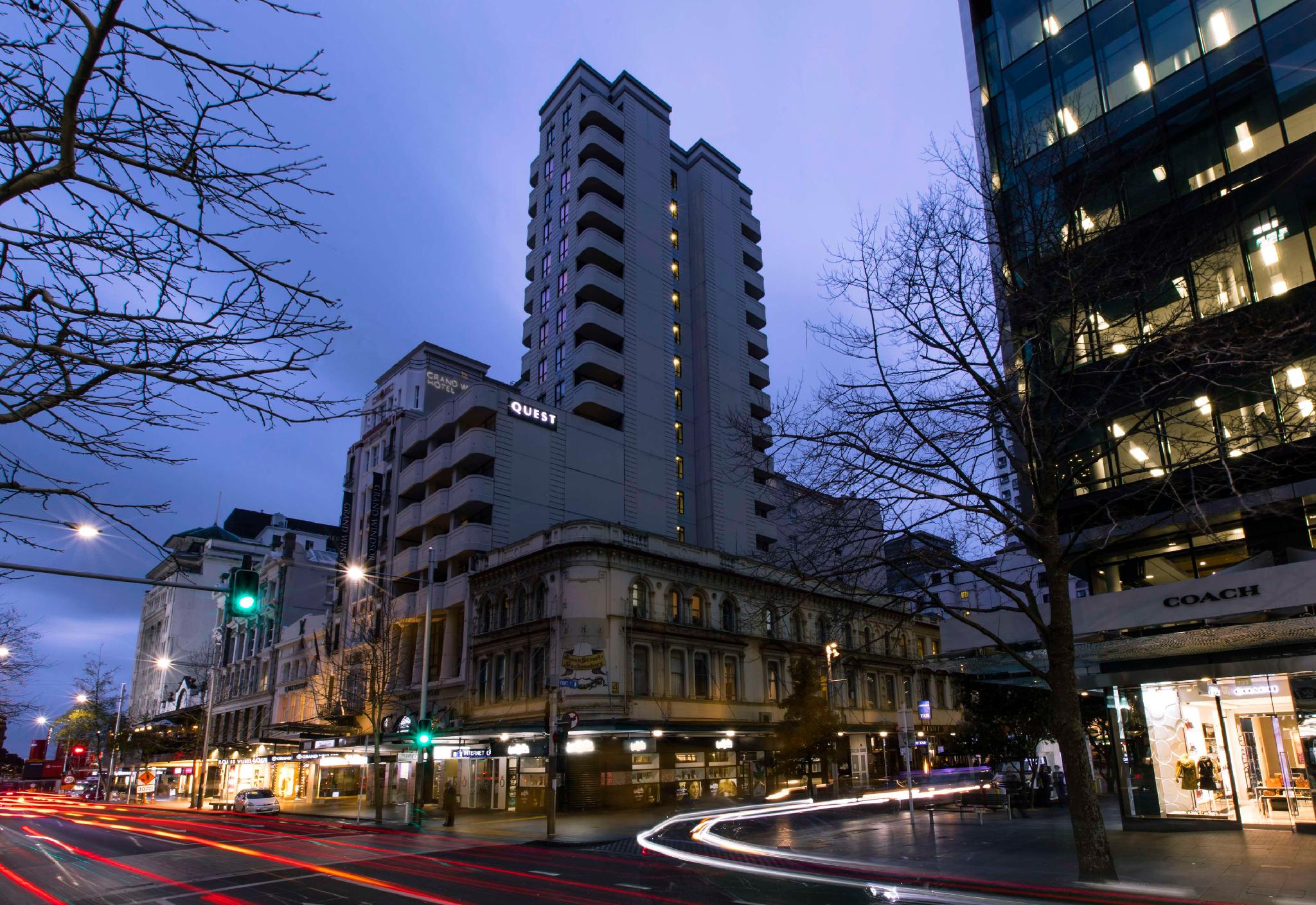 クエスト オン クイーン 写真