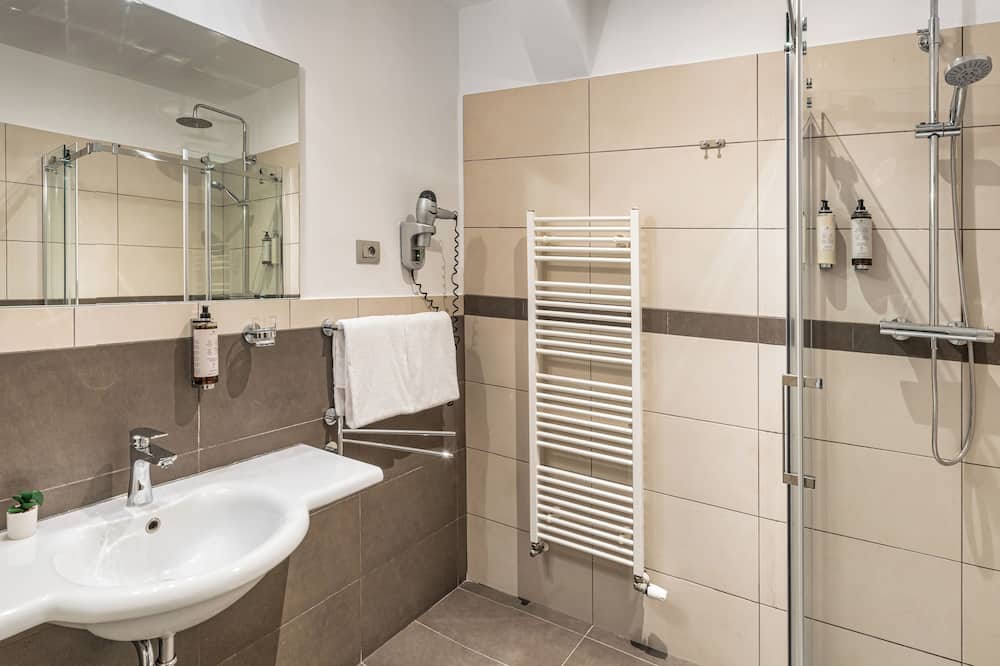 マエストロ バイ アドレツ 写真