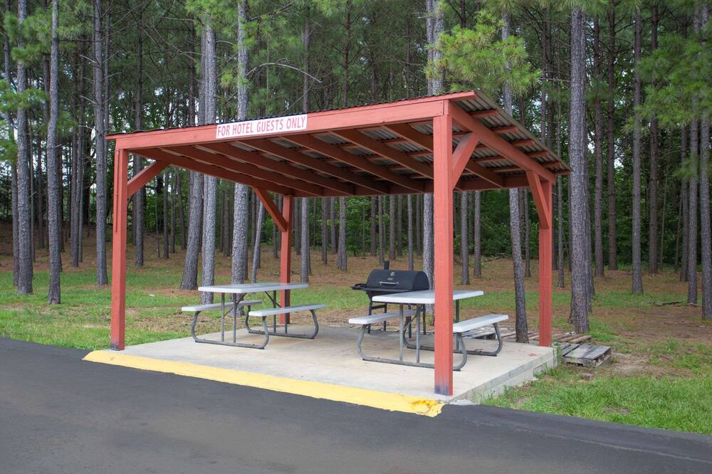 スーパー 8 バイ ウィンダム モンティチェロ アーカンソー 写真