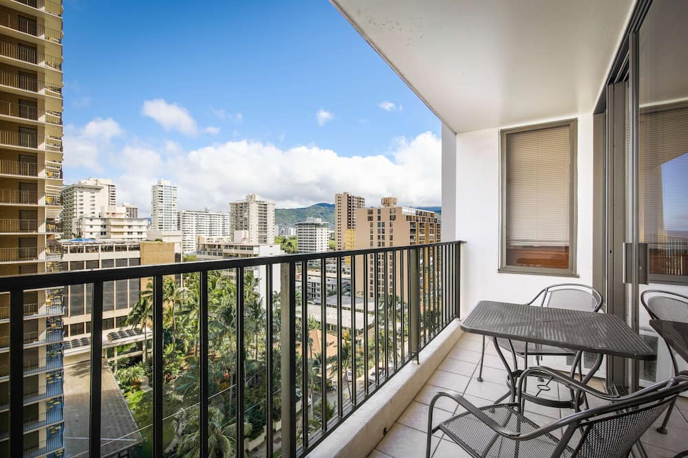 アストン アット ザ ワイキキ バニアン 写真