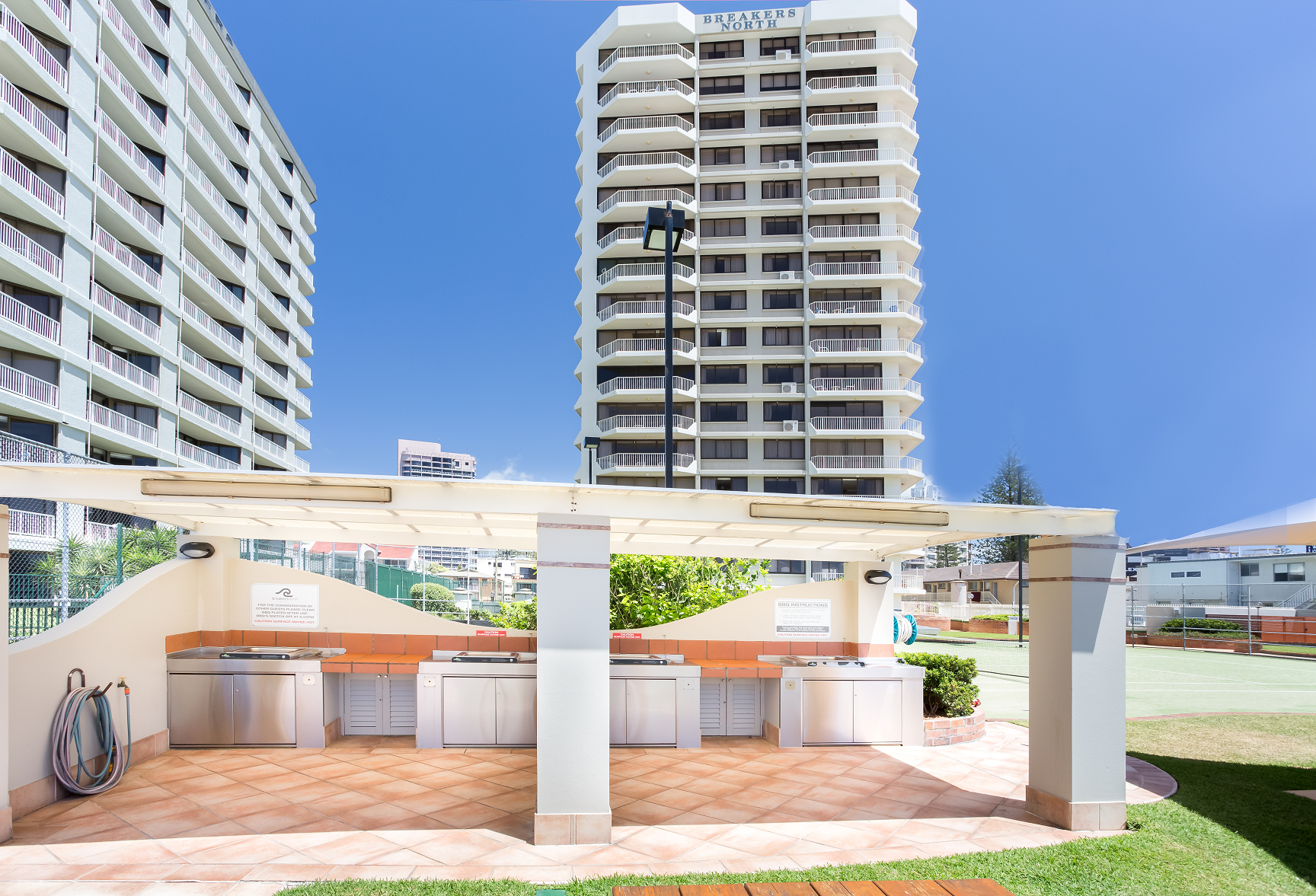 Breakers North Absolute Beachfront Apartments 写真