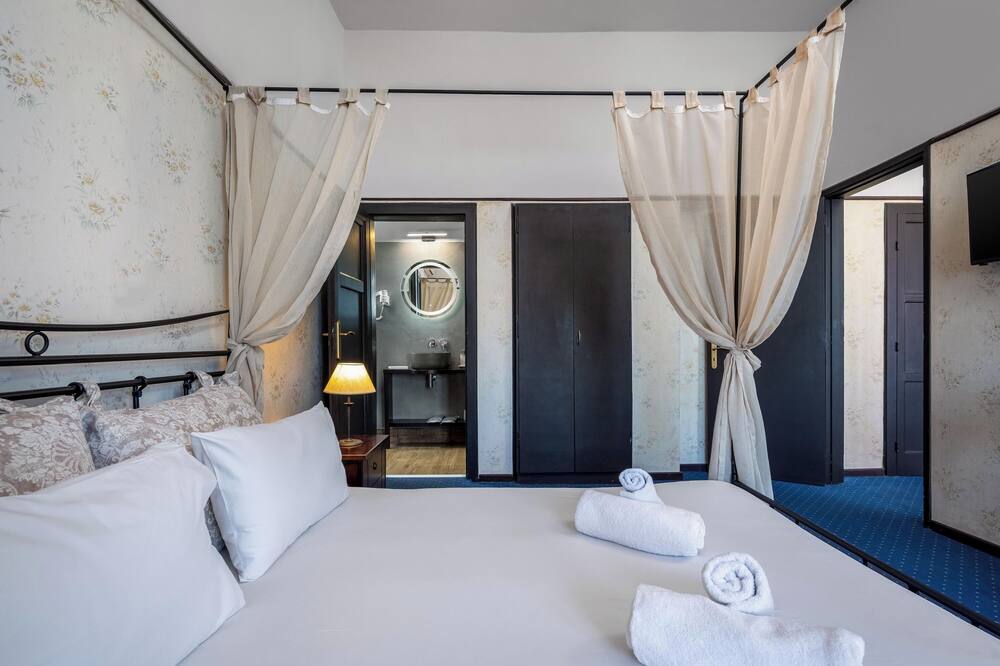 Elafos Hotel 写真