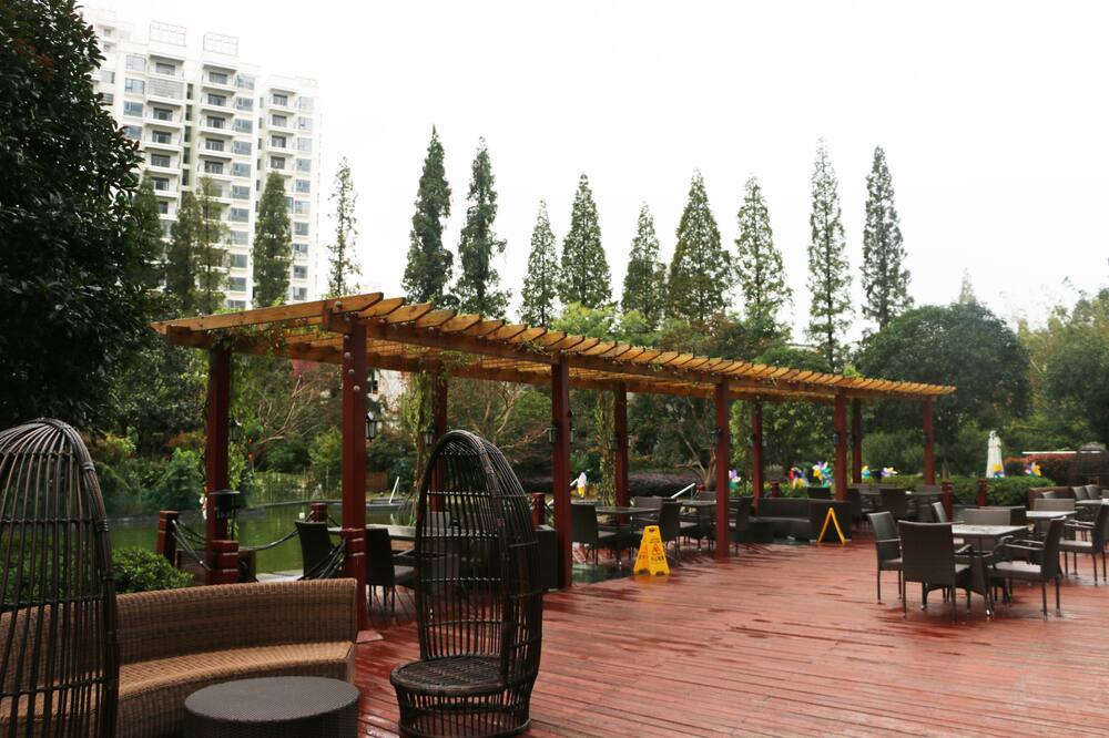 ダブルツリー バイ ヒルトン アンシュン 写真