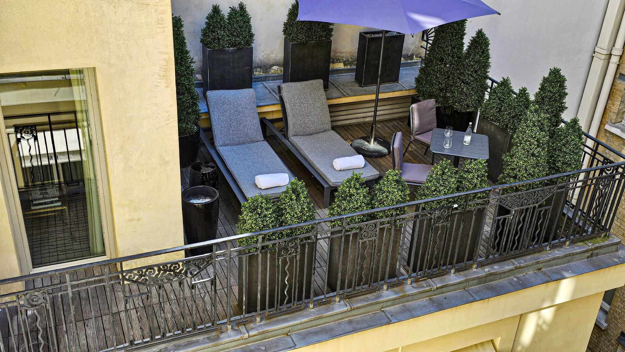 ホテル モンテーニュ 写真