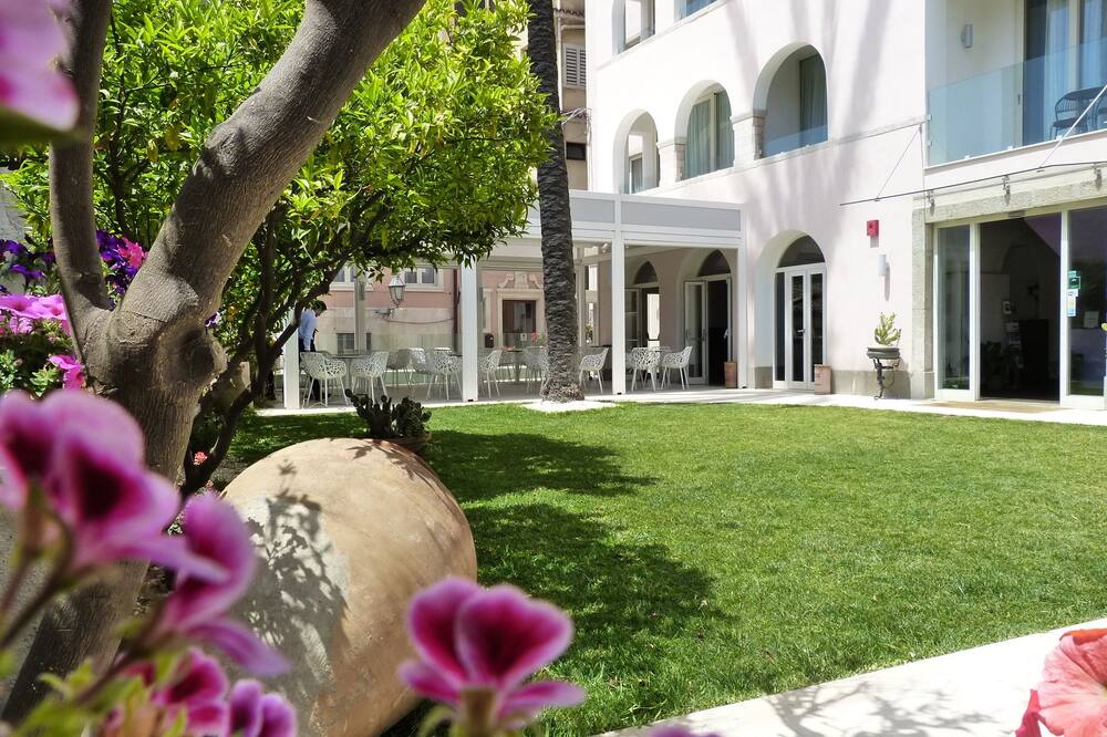 ホテル イル ピッコロ ジャルディーノ 写真