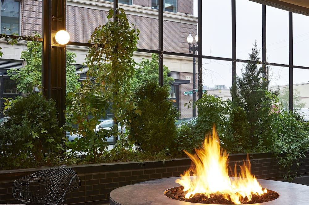 エミリー ホテル 写真