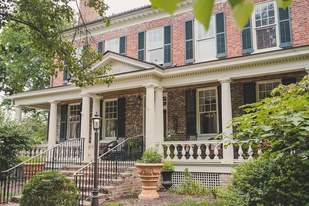 アイアンクラッド イン & バーボン ルーム 写真