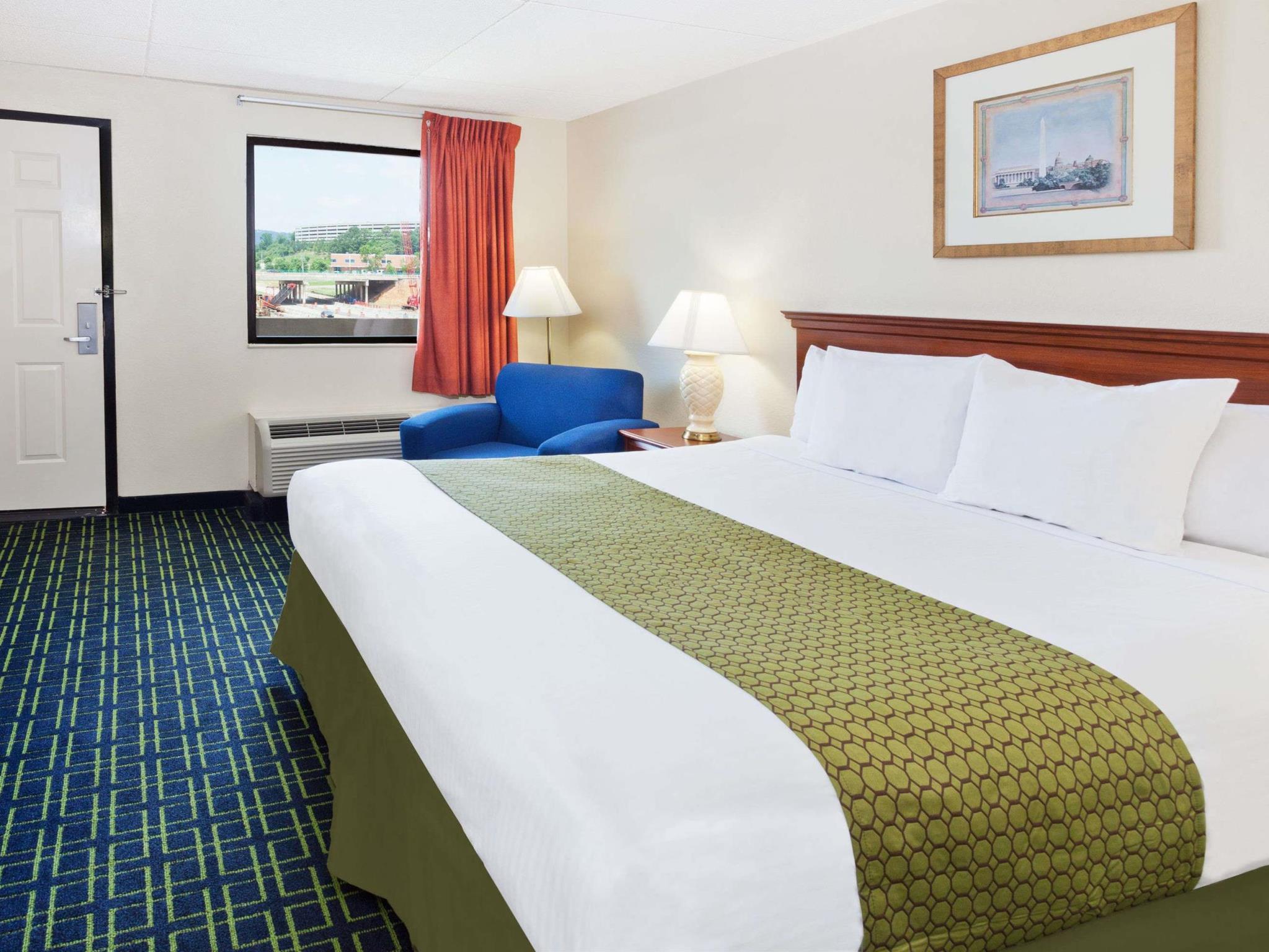 Hotel Bo, a Days Inn by Wyndham Chattanooga Downtown