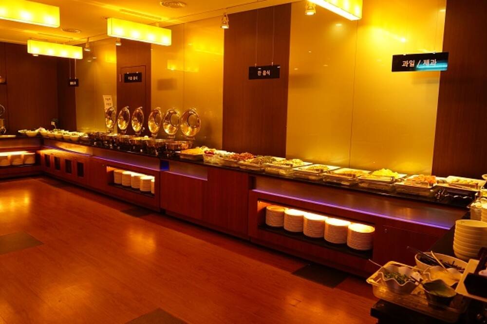 ザ チェイル ホテル オニャン 写真