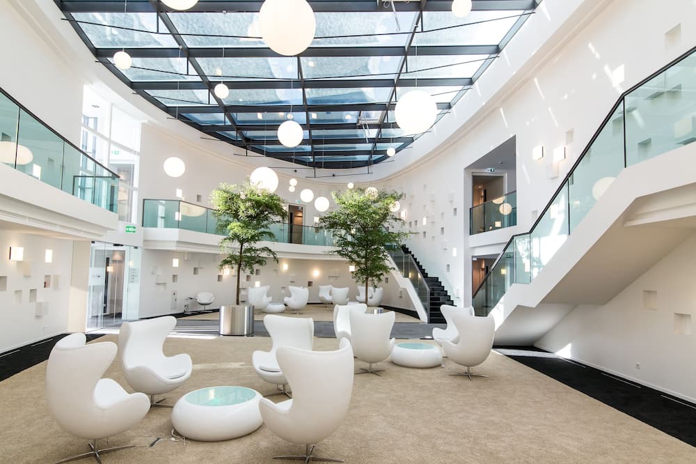 ホテル シュロス モンタバウアー 写真