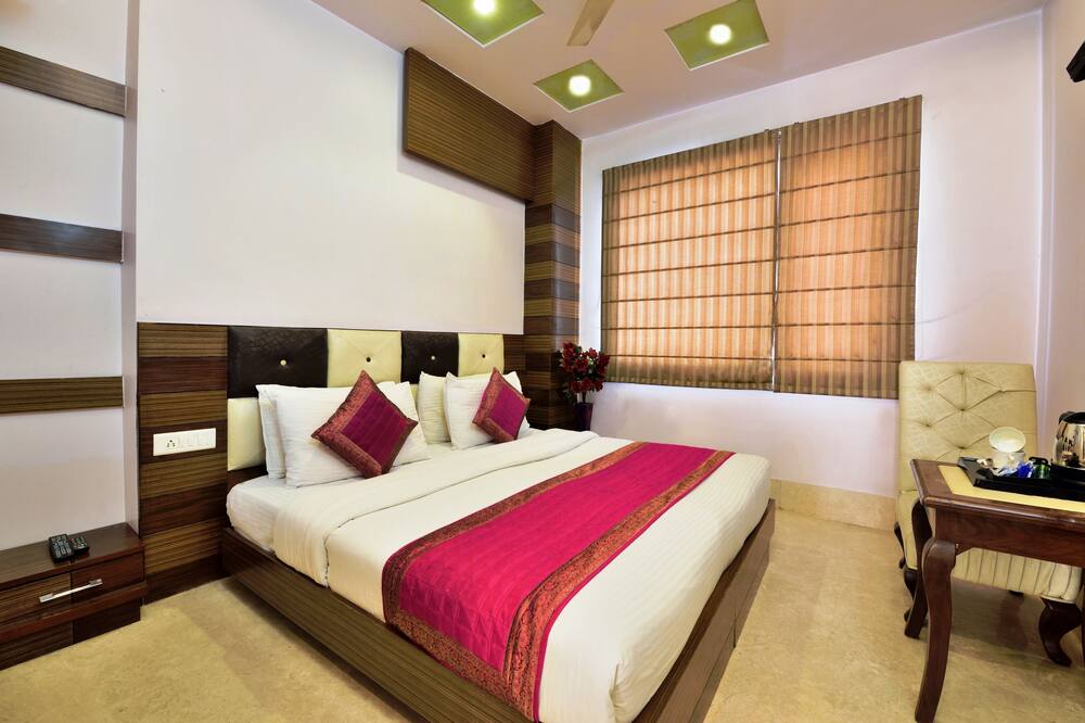 ホテル タクシュ イン 写真