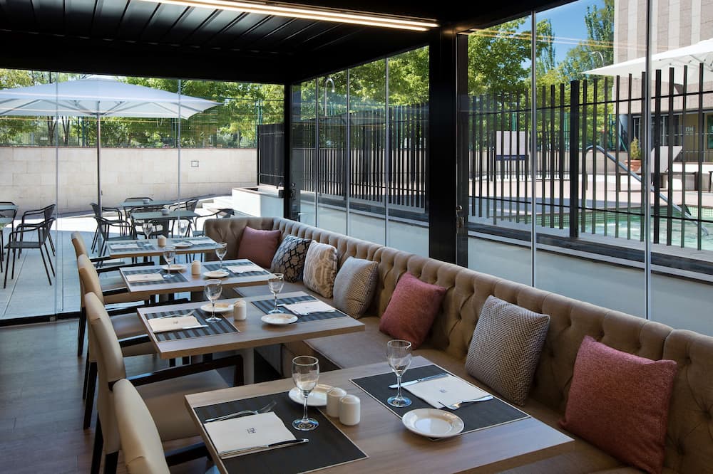 NH マドリード バラハス エアポート 写真