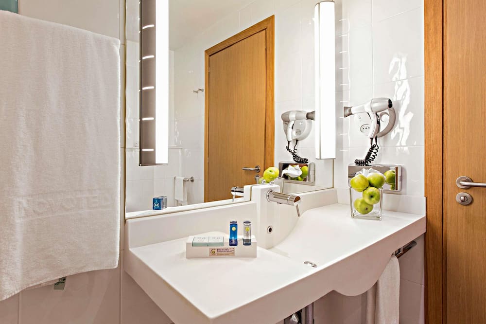 ノボテル サレルノ エスト アレキ 写真