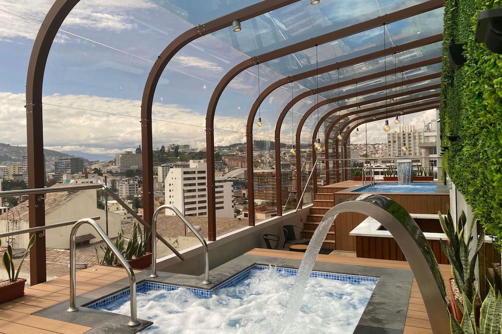 メルキュール アラメダ キト 写真