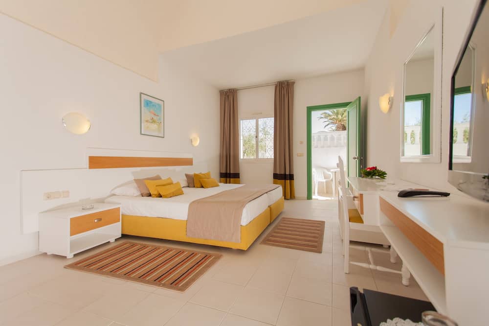 エル ムラディ クラブ セリマ 写真