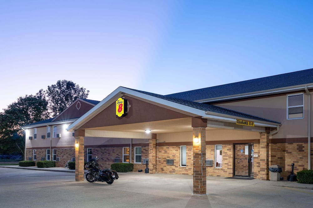 スーパー 8 バイ ウィンダム マトゥーン 写真