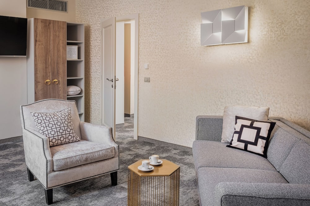 マエストロ バイ アドレツ 写真