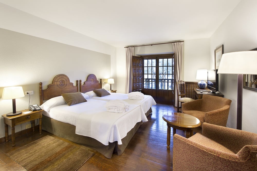 パラドール デ サンティジャーナ デル マール 写真