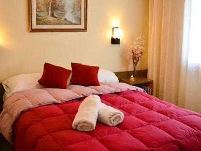 ホステリア グエメス 写真