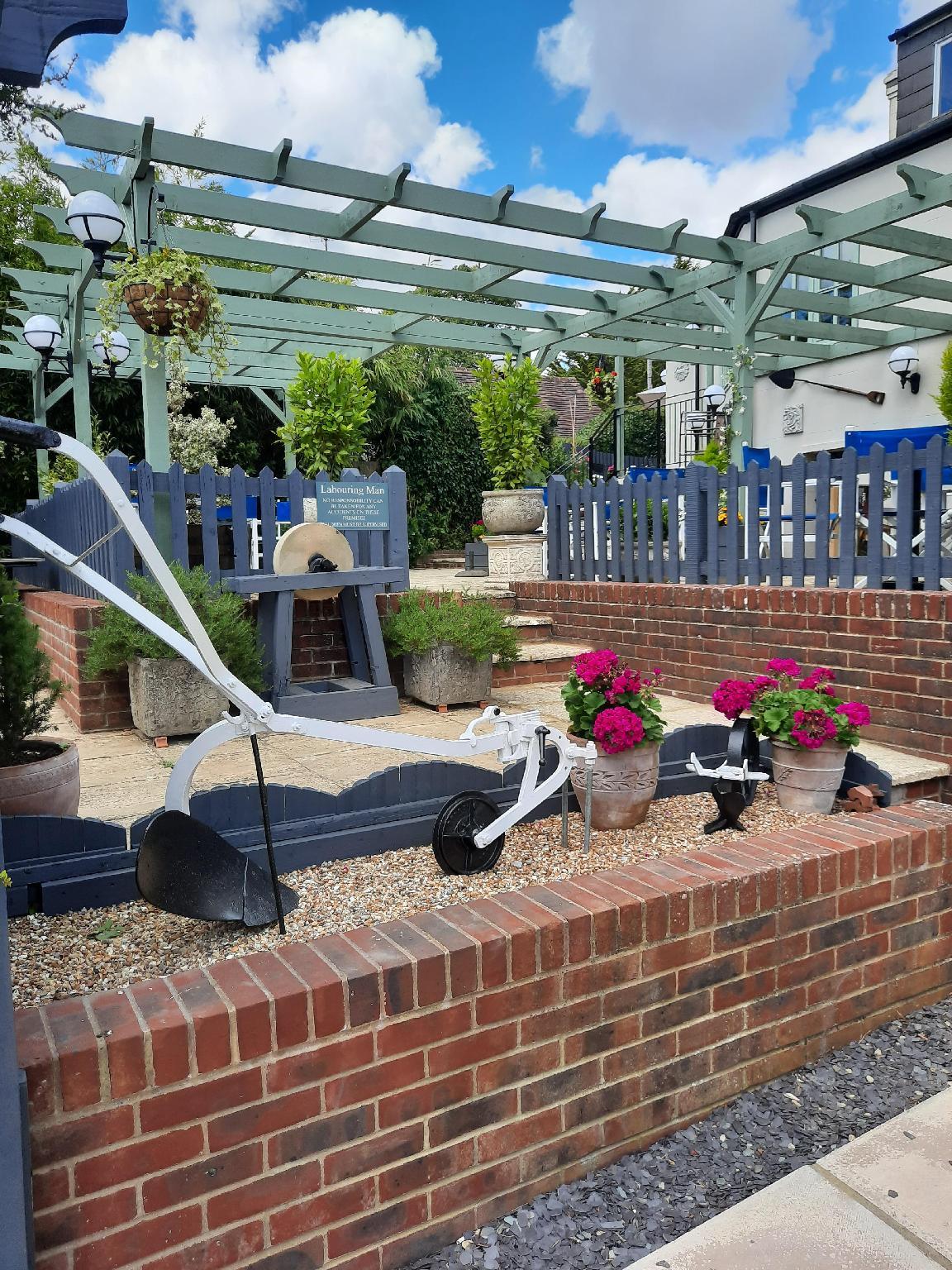 The Labouring Man 写真