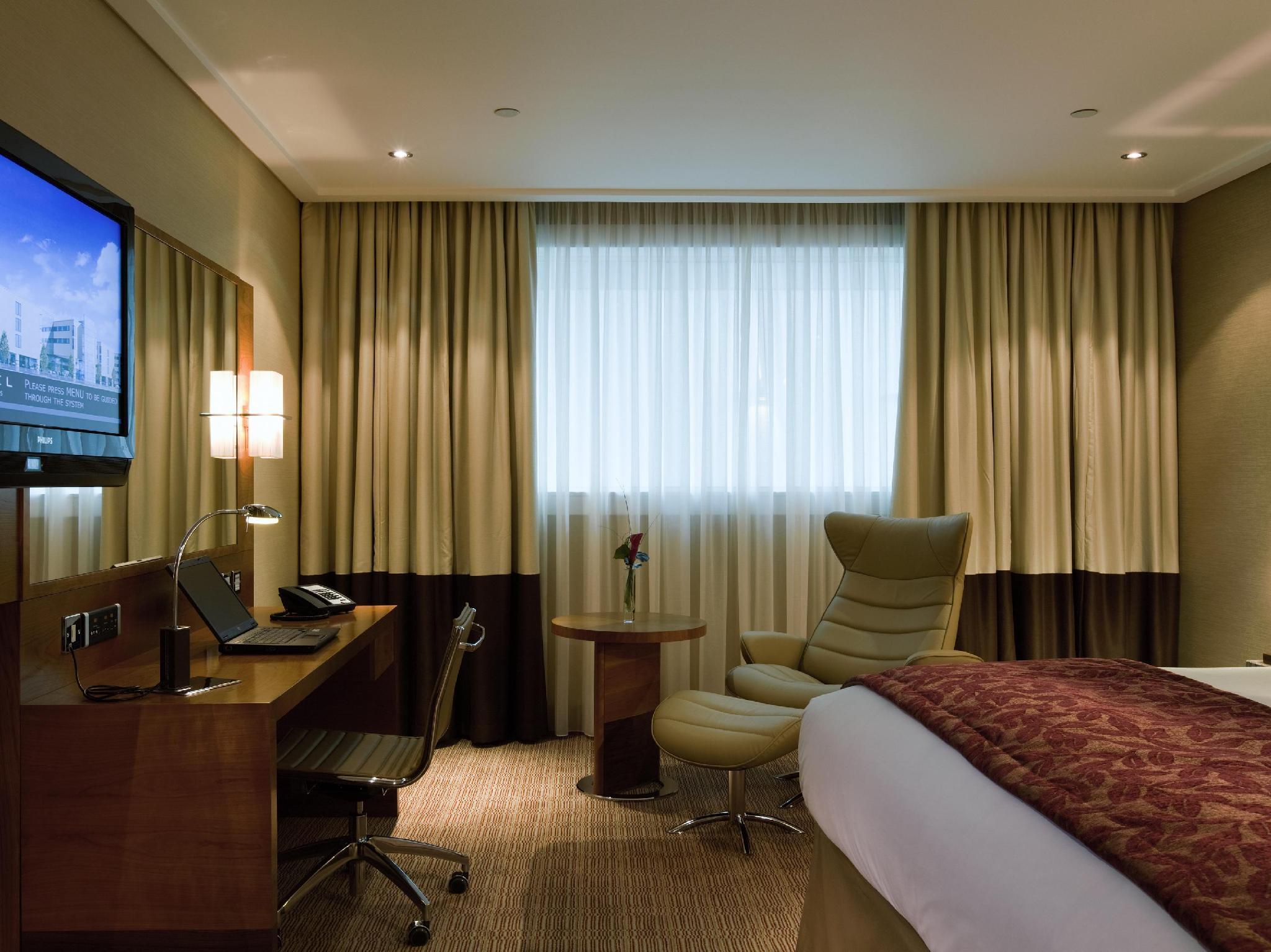 ソフィテル ロンドン ヒースロー ホテル 写真