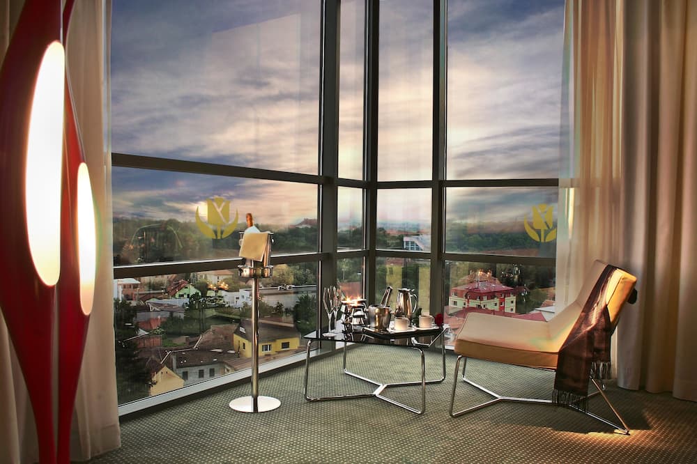 ゴールデン チューリップ アナ タワー シビウ 写真