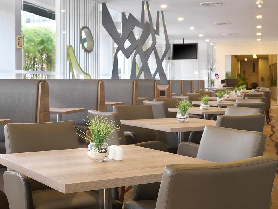 セント ジャイルズ ブールバード 写真