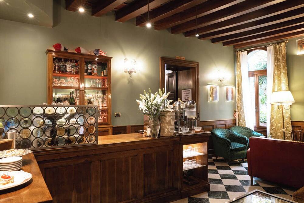 ペンシオーネ アッカデーミア ヴィッラ マラヴェージェ 写真