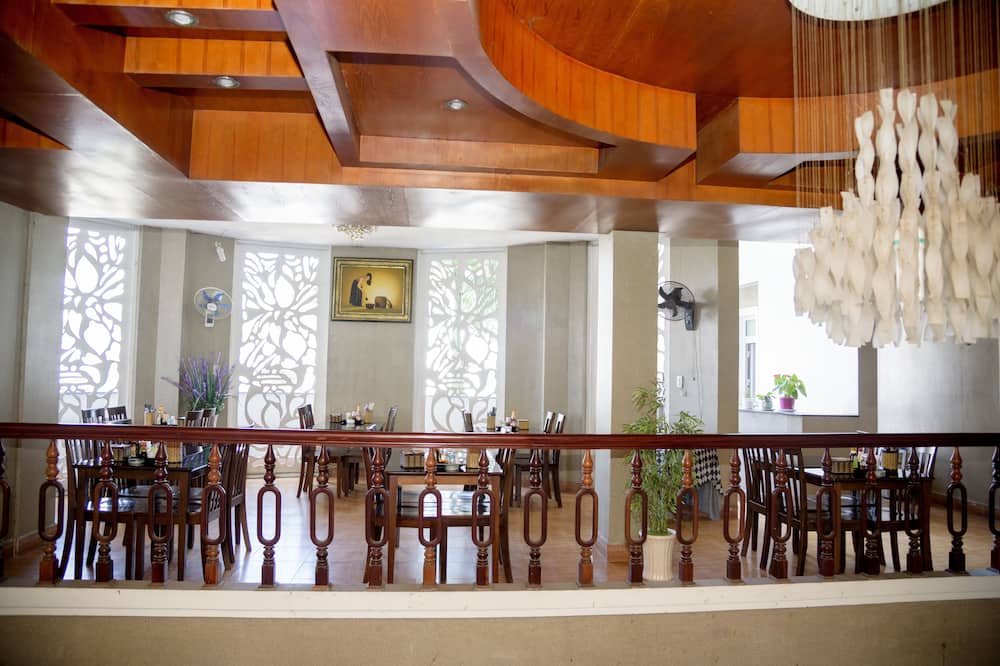 ハ トリン ホテル 写真