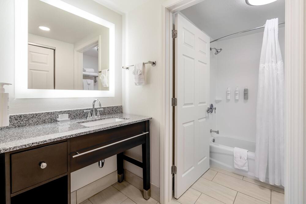 ホームウッド スイーツ バイ ヒルトン イートンタウン 写真