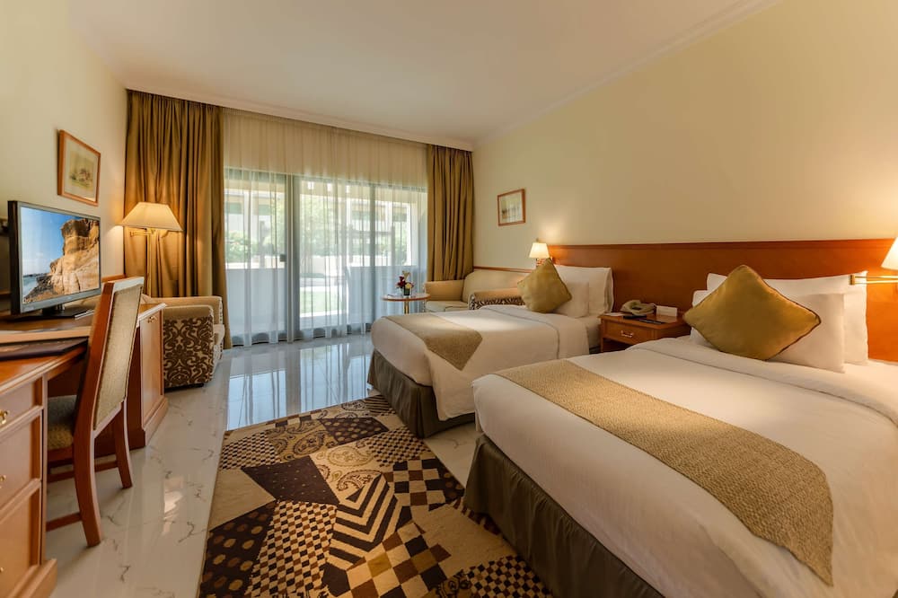 ゴールデン チューリップ ニズワ ホテル 写真