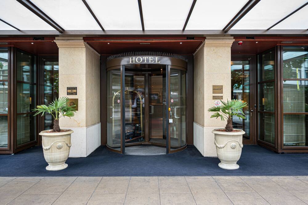 ロイヤル マノテル ホテル 写真