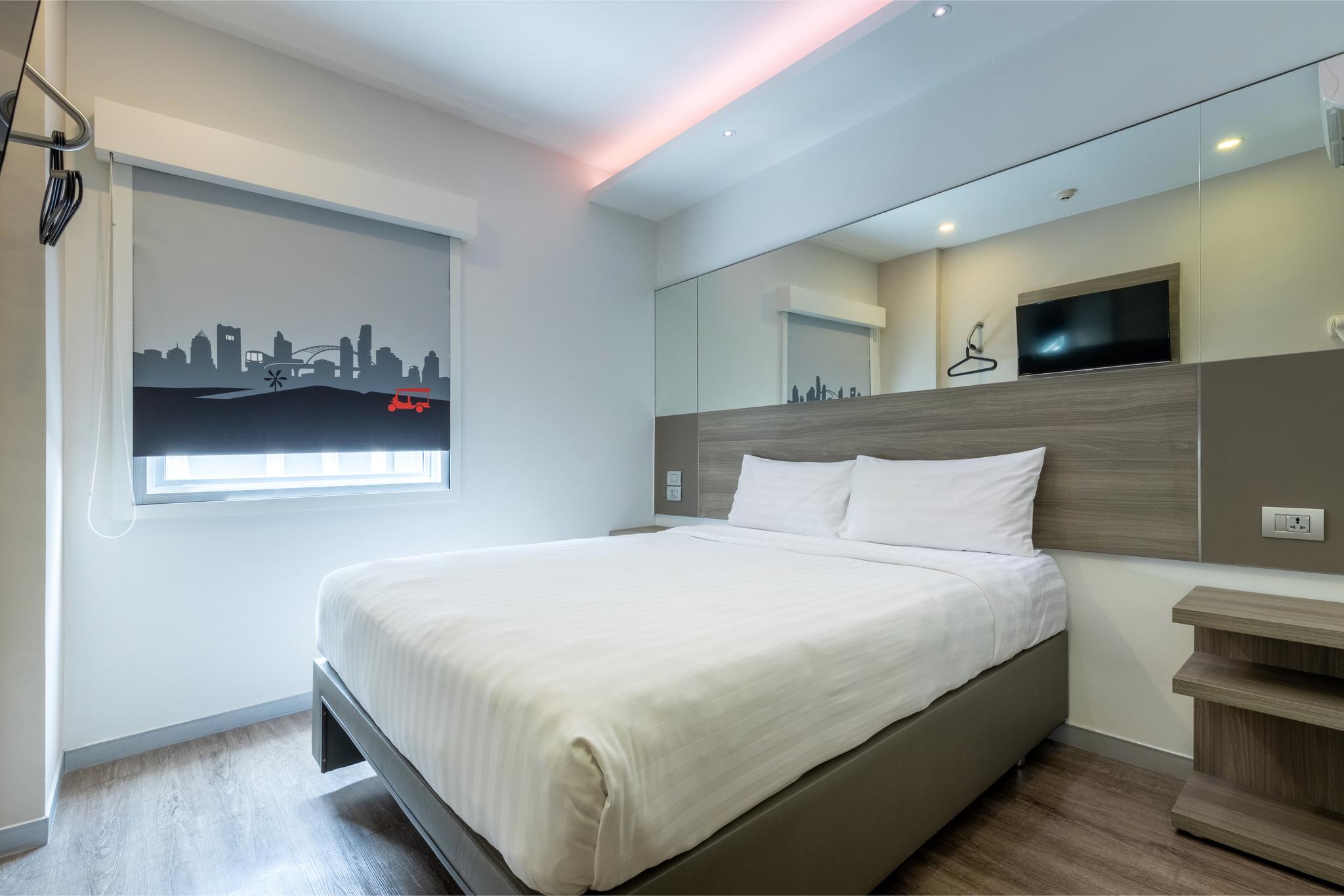 イージー プラネット バンコク スラウォン 写真