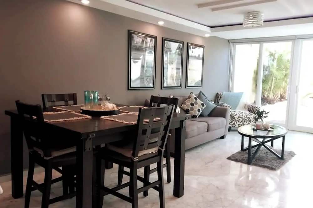 ESJ ビーチ ホテル 写真