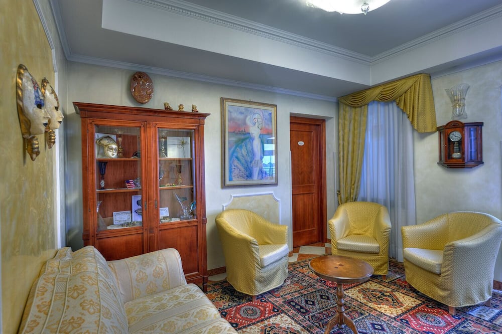 ルッソ パレス ホテル 写真