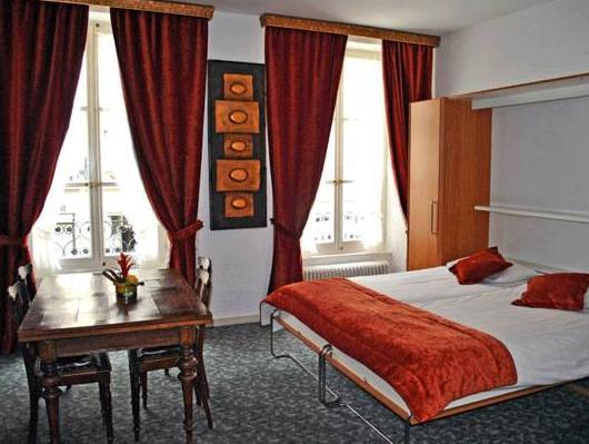 オステルリー デュ XVI シークル 写真