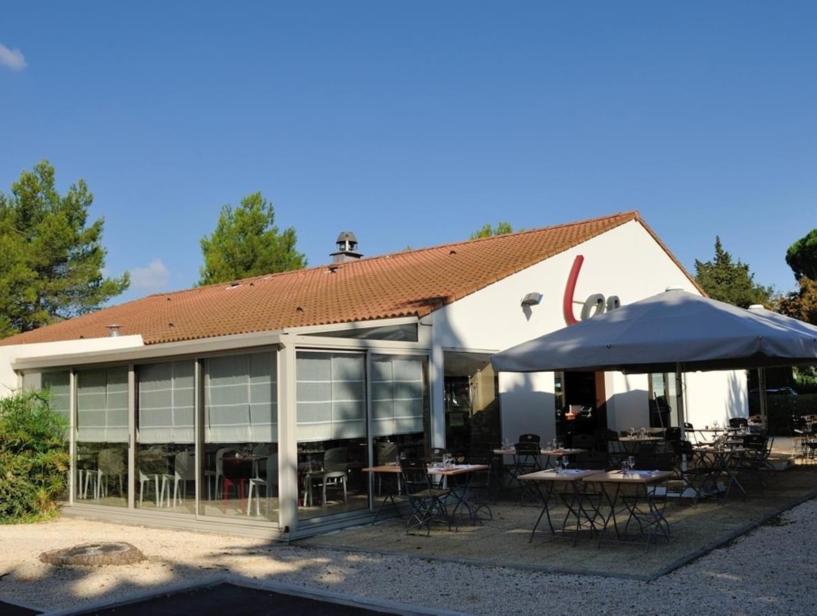 カンパニール オレンジ ホテル 写真