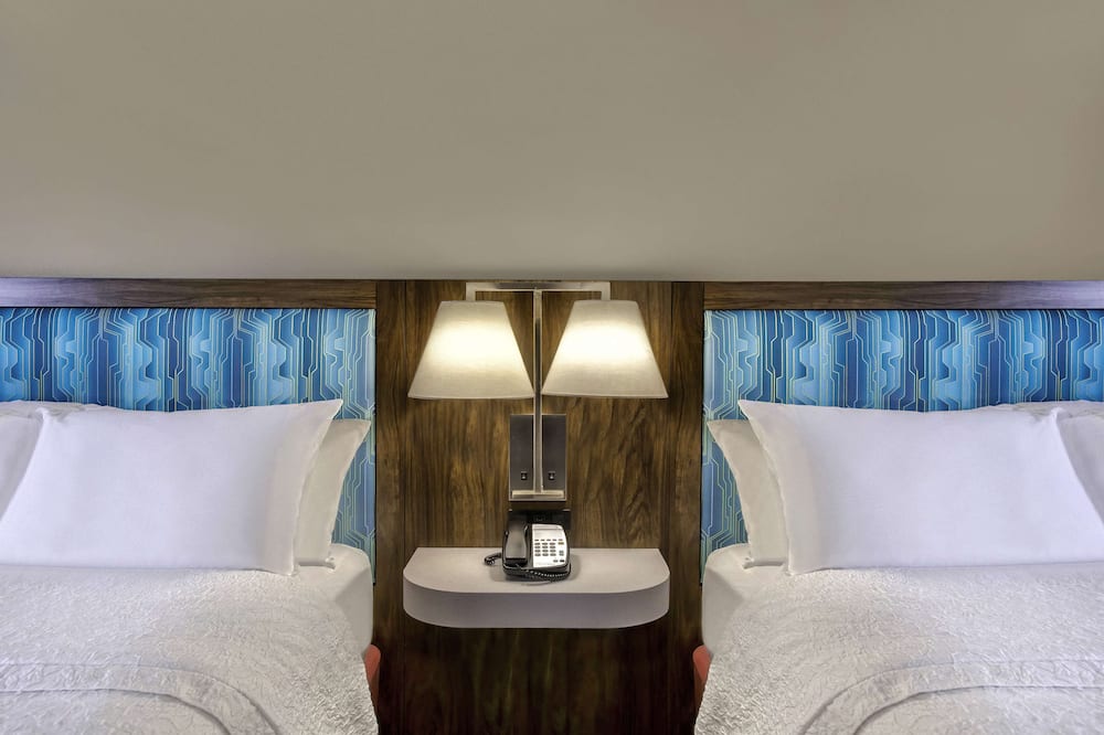 ハンプトン イン & スイーツ ジャクソン 写真