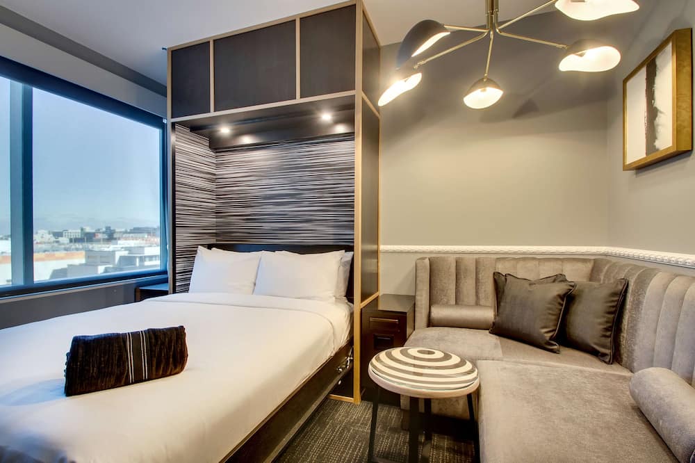 ザ ローズ ホテル シカゴ オヘア タペストリー コレクション バイ ヒルトン 写真