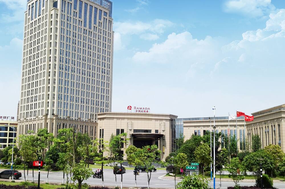 ラマダ イーヤン タオジャン 写真