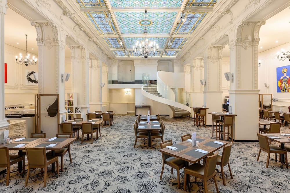 ネムゼティ ホテル ブダペスト エムギャラリー コレクション 写真