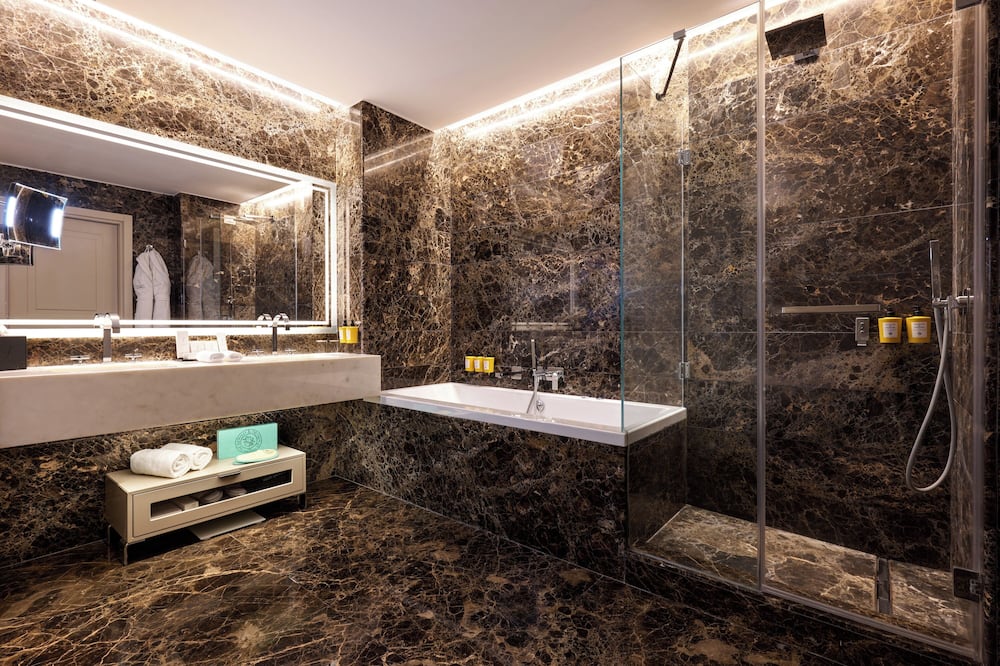 ザ ファースト アルテ 写真