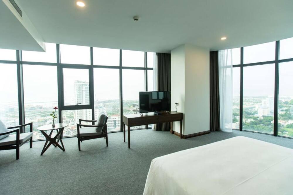 ピース ホテル ハ ロン 写真