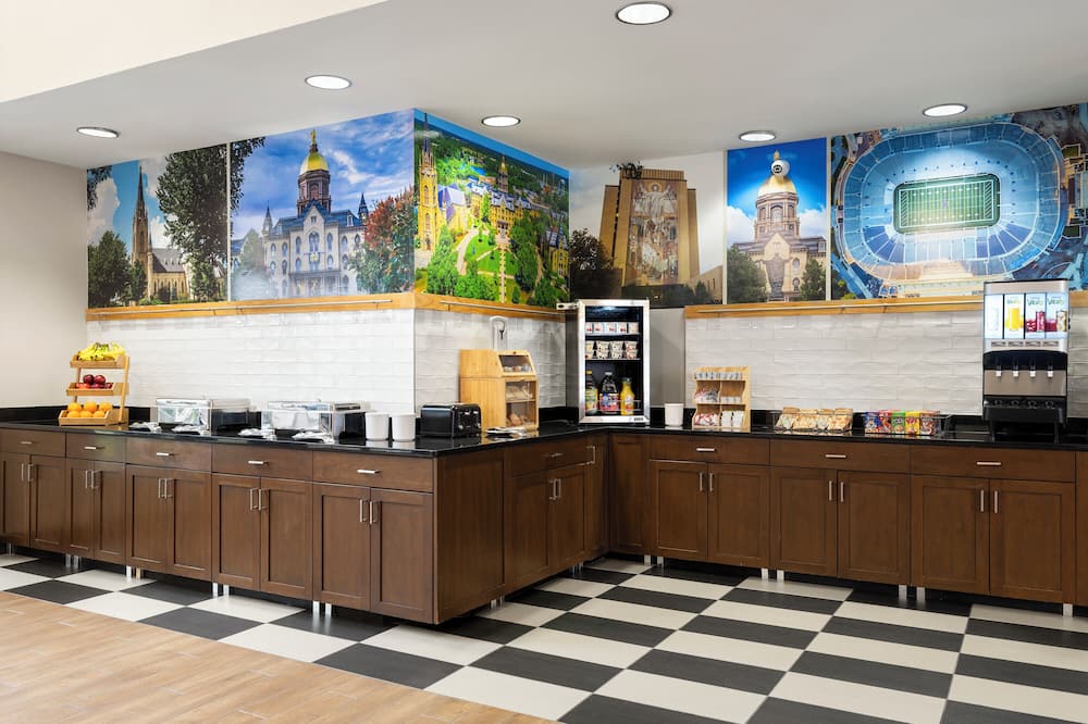 ラークスパー ランディング サウス ベンド 写真