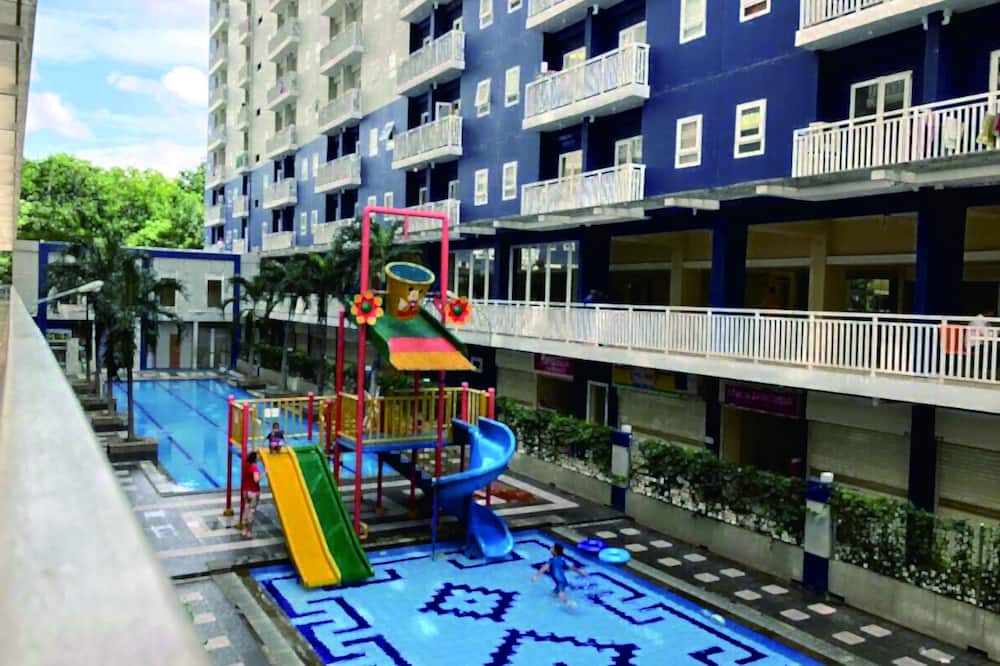 ファーストルームズ ブカシ ホテル 写真