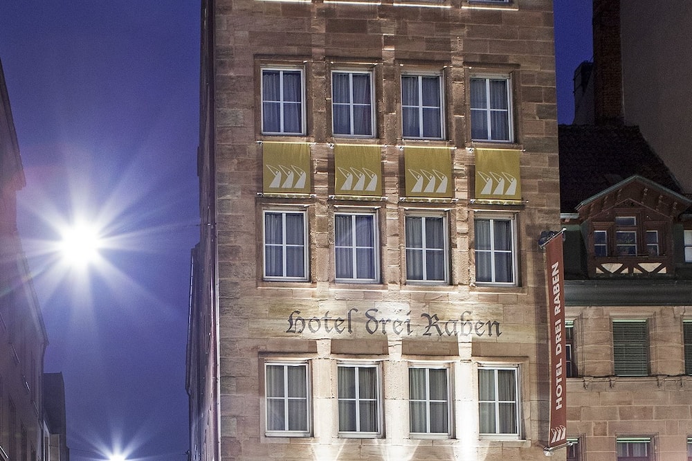 ホテル ドライ ラーベン 写真