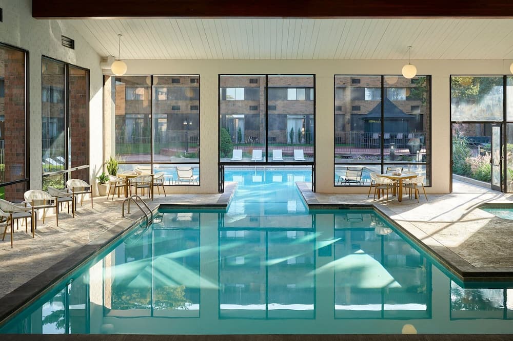 Sheraton Grand Rapids Airport Hotel 写真