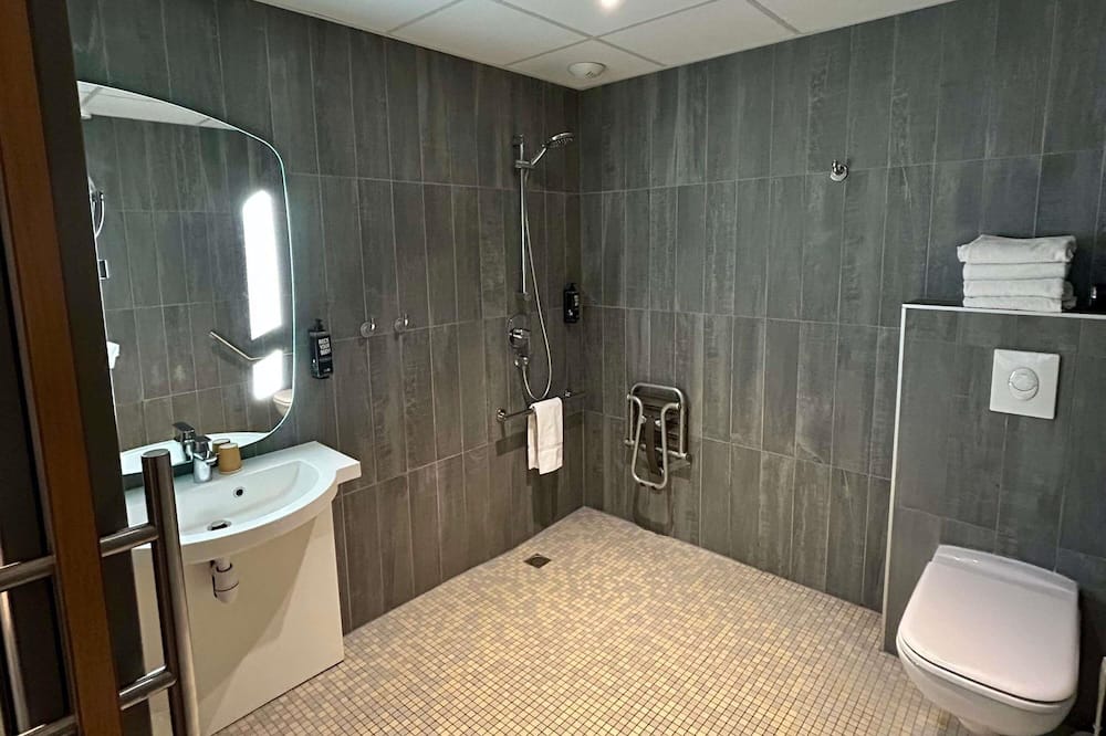 イビス サン マロ ラ マドレーヌ 写真