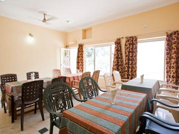 ホテル レイクサイド カジュラホ 写真