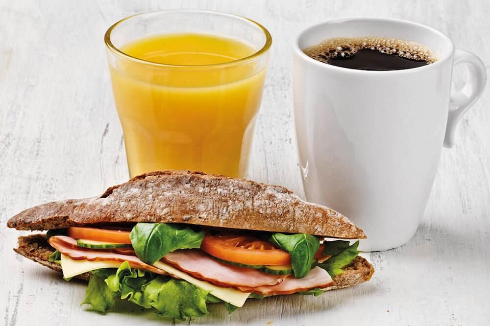 オメナ ホテル イルヨンカツ 写真